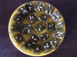 khatti meethi burfi-kacche aam ki 2 khatti meethi burfi